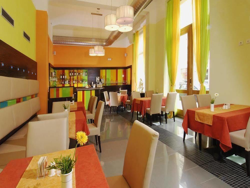 The Manes Boutique Hotel Prague Exterior photo